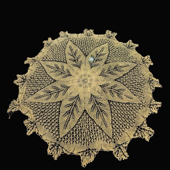 Antique Large yellow doily 24" Knitted Lace Table Cloth Textiles delicate - Picture 3 of 10